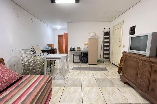 Sala de casa à venda com 1 quarto, 600m² em Caxingui, São Paulo