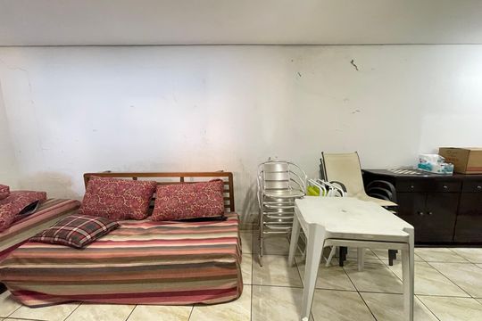 Sala de casa à venda com 1 quarto, 600m² em Caxingui, São Paulo