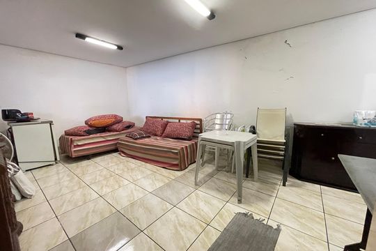 Sala de casa à venda com 1 quarto, 600m² em Caxingui, São Paulo
