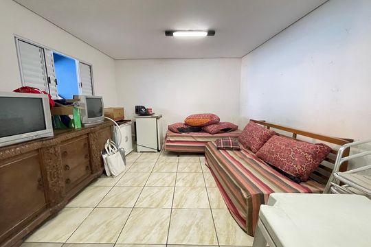 Sala de casa à venda com 1 quarto, 600m² em Caxingui, São Paulo