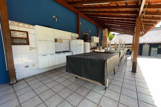 Churrasqueira de casa à venda com 1 quarto, 600m² em Caxingui, São Paulo