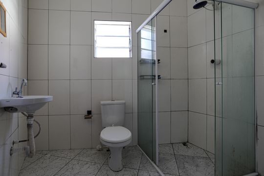 Banheiro social de casa para alugar com 1 quarto, 68m² em Vila Cintra, Mogi das Cruzes