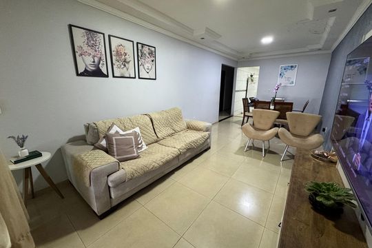 Casa à venda com 4 quartos, 217m² em Riacho Fundo, Brasília