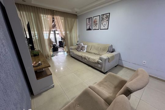 Casa à venda com 4 quartos, 217m² em Riacho Fundo, Brasília