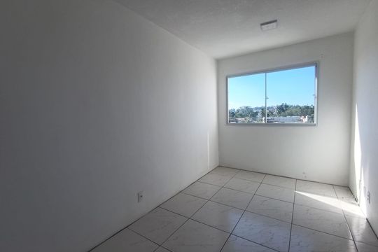 Sala de apartamento para alugar com 2 quartos, 42m² em Santo Antonio da Prata, Belford Roxo
