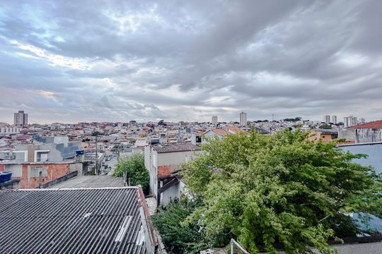 Vista da suíte de casa para alugar com 3 quartos, 250m² em Vila Santa Isabel, São Paulo