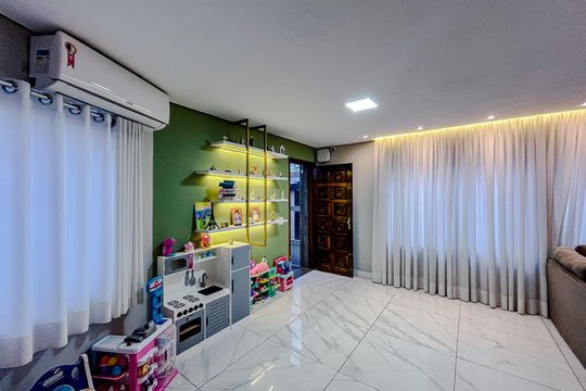 Sala de casa para alugar com 3 quartos, 250m² em Vila Santa Isabel, São Paulo