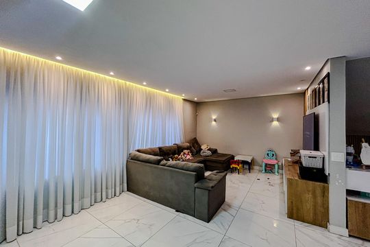 Sala de casa para alugar com 3 quartos, 250m² em Vila Santa Isabel, São Paulo
