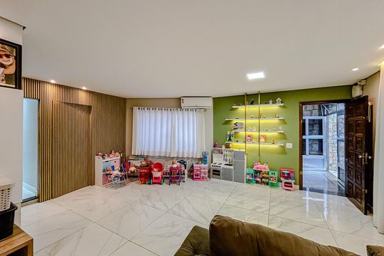 Casa para alugar com 3 quartos, 250m² em Vila Santa Isabel, São Paulo