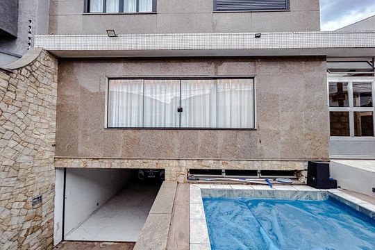 Área externa de casa para alugar com 3 quartos, 250m² em Vila Santa Isabel, São Paulo