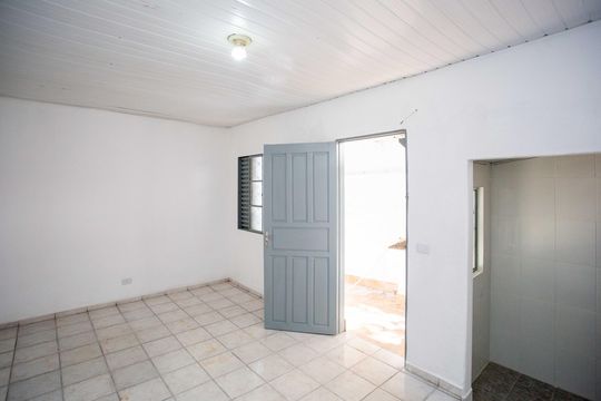 Quarto de casa para alugar com 1 quarto, 50m² em Conceição, Diadema