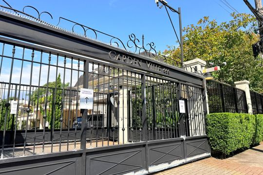 Fachada de casa de condomínio para alugar com 4 quartos, 180m² em Santo Amaro, São Paulo