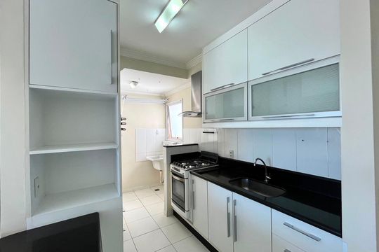 Cozinha de apartamento para alugar com 2 quartos, 55m² em Jardim Chapadão, Campinas