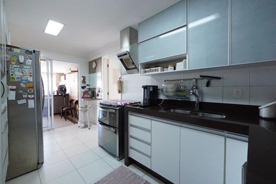 Corredor de apartamento à venda com 3 quartos, 213m² em Vila Mariana, São Paulo