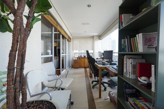 Varanda gourmet de apartamento à venda com 3 quartos, 213m² em Vila Mariana, São Paulo