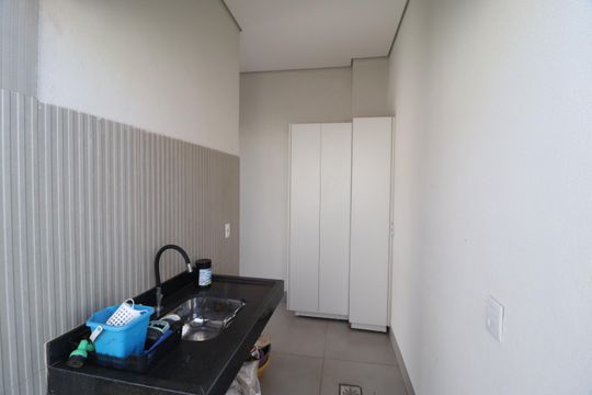 Área de Serviço de casa de condomínio para alugar com 3 quartos, 210m² em Laranjeiras, Uberlândia
