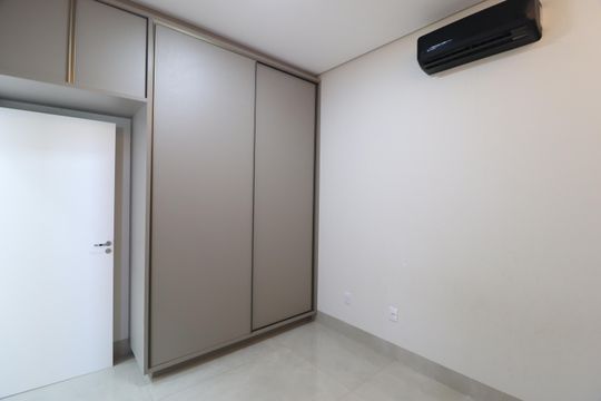 Quarto 2 - Suíte de casa de condomínio para alugar com 3 quartos, 210m² em Laranjeiras, Uberlândia
