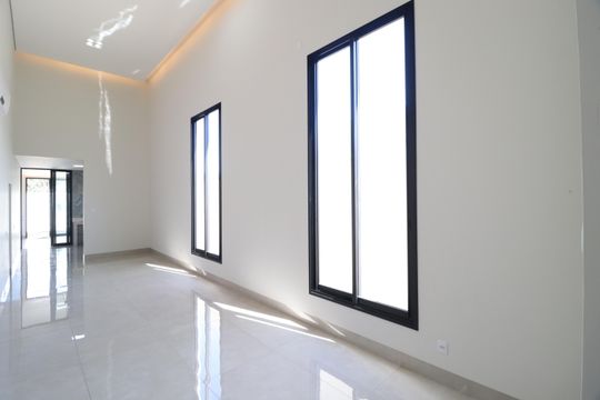 Casa de Condomínio para alugar com 3 quartos, 210m² em Laranjeiras, Uberlândia