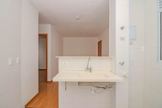 Cozinha e Área de Serviço de apartamento para alugar com 2 quartos, 50m² em Morro Santana, Porto Alegre