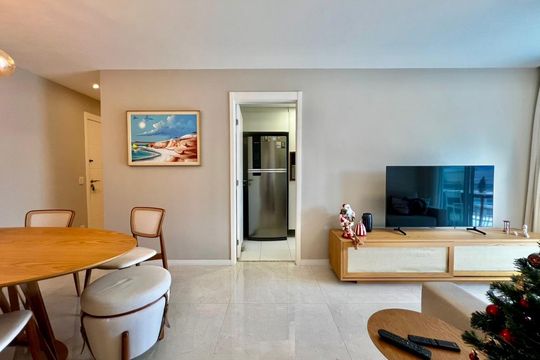 Sala de apartamento à venda com 2 quartos, 84m² em Barra da Tijuca, Rio de Janeiro