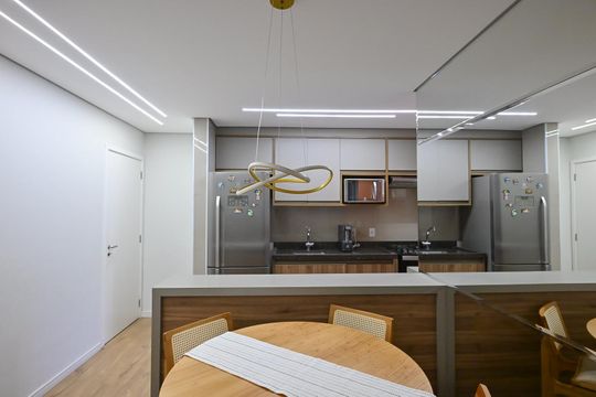 Cozinha de apartamento à venda com 2 quartos, 74m² em Vila Andrade, São Paulo