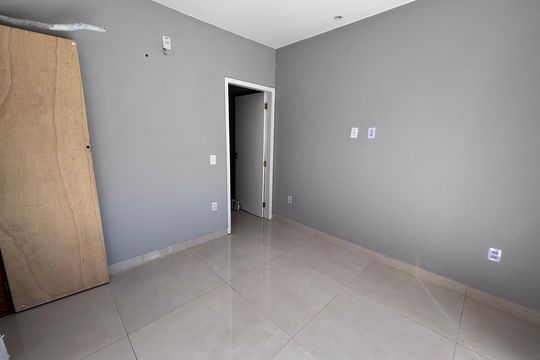Quarto 1 de casa de condomínio para alugar com 3 quartos, 300m² em Vargem Pequena, Rio de Janeiro