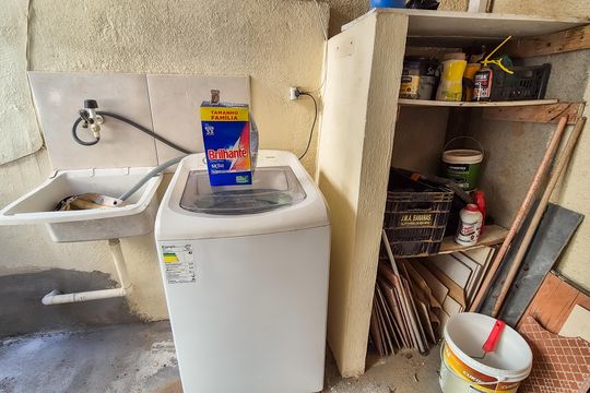 Área de serviço de casa para alugar com 2 quartos, 55m² em Irajá, Rio de Janeiro
