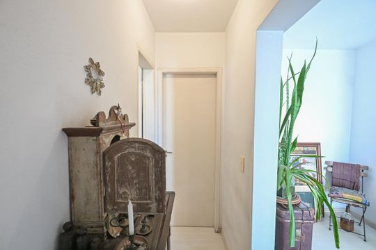 Corredor de apartamento à venda com 2 quartos, 67m² em Real Parque, São Paulo