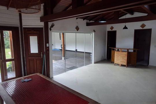 Sala de casa para alugar com 3 quartos, 310m² em Rio Tavares, Florianópolis