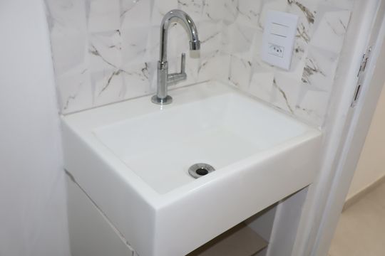 Banheiro de apartamento para alugar com 1 quarto, 30m² em Jardim Imperador (zona Leste), São Paulo