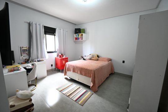 Casa de Condomínio à venda com 3 quartos, 319m² em Chácaras Maringá, Goiânia