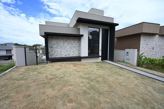 Casa de Condomínio à venda com 3 quartos, 319m² em Chácaras Maringá, Goiânia