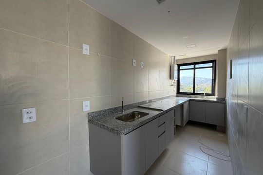 Cozinha de apartamento para alugar com 2 quartos, 62m² em Taquara, Rio de Janeiro