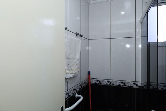 Banheiro de apartamento à venda com 2 quartos, 47m² em Parada Xv de Novembro, São Paulo