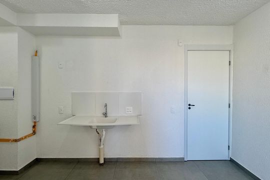Cozinha de apartamento para alugar com 2 quartos, 34m² em Jardim Caravelas, São Paulo