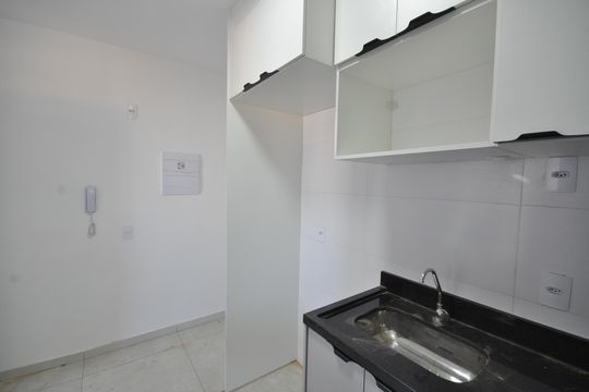 Cozinha de apartamento para alugar com 1 quarto, 27m² em Vila Mazzei, São Paulo