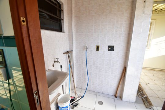 Área de Serviço de casa para alugar com 3 quartos, 223m² em Jardim Chapadão, Campinas