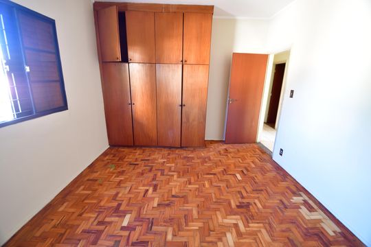 Quarto 1 de casa à venda com 3 quartos, 223m² em Jardim Chapadão, Campinas