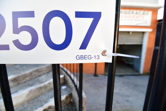 Placa de casa para alugar com 3 quartos, 223m² em Jardim Chapadão, Campinas