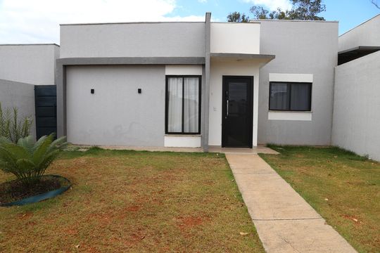 Fachada de casa de condomínio para alugar com 2 quartos, 50m² em Residencial Itatiaia, Anápolis