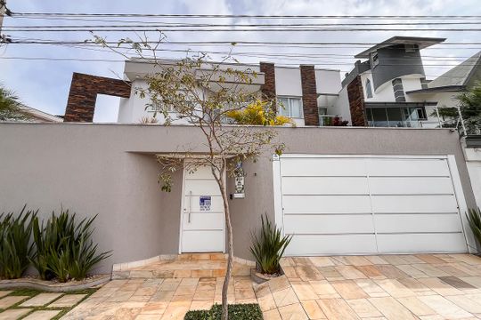 Fachada + plaquinha de casa à venda com 4 quartos, 405m² em Jardim Sao Caetano, São Caetano do Sul