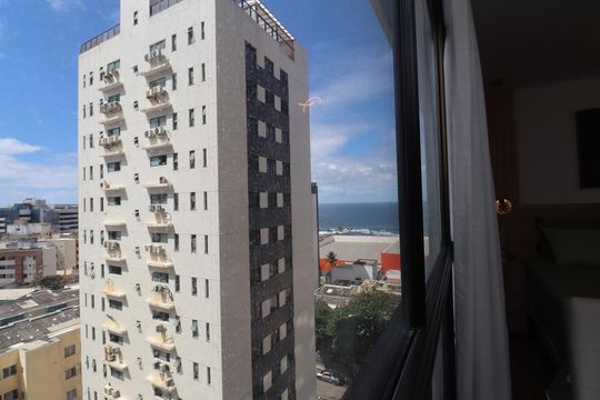 Vista  de apartamento para alugar com 1 quarto, 25m² em Costa Azul, Salvador