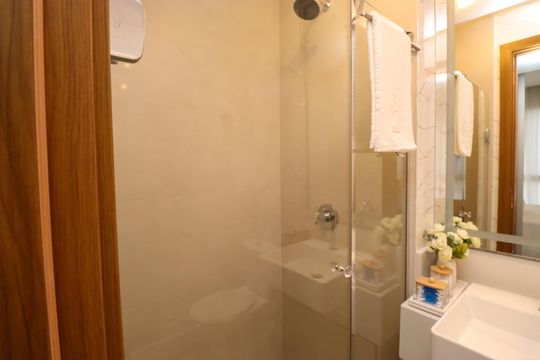 Banheiro de apartamento para alugar com 1 quarto, 25m² em Costa Azul, Salvador