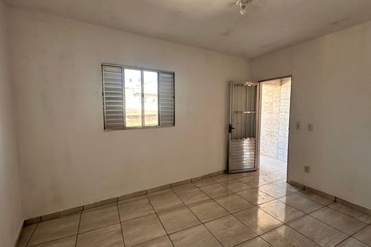 Casa para alugar com 1 quarto, 25m² em Cidade Ipava, São Paulo