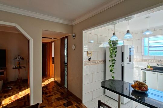 Cozinha de apartamento à venda com 2 quartos, 70m² em Humaitá, Porto Alegre