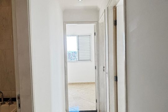 Corredor de apartamento à venda com 3 quartos, 66m² em Vila Curuçá, Santo André