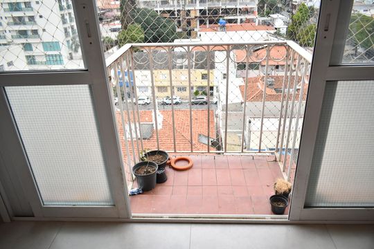 Varanda da sala de apartamento para alugar com 2 quartos, 57m² em Mirandópolis, São Paulo