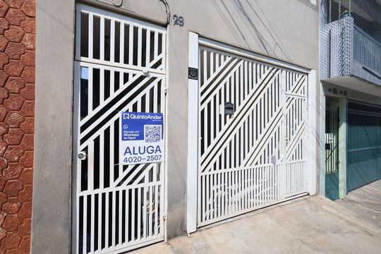Fachada de casa para alugar com 1 quarto, 60m² em Veloso, Osasco