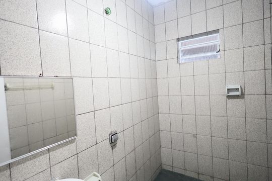 Banheiro de casa para alugar com 1 quarto, 60m² em Veloso, Osasco