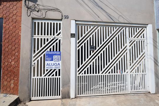 Fachada de casa para alugar com 1 quarto, 60m² em Veloso, Osasco